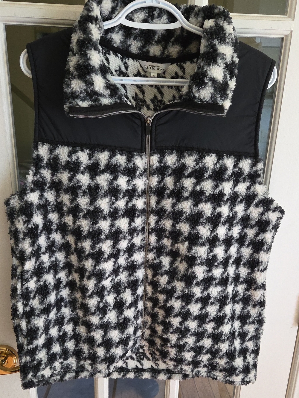 Northern Reflections Black & White Houndstooth Fleece Vest